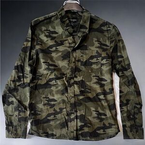 Banana Republic Untucked Slim Fit Camo Button Down